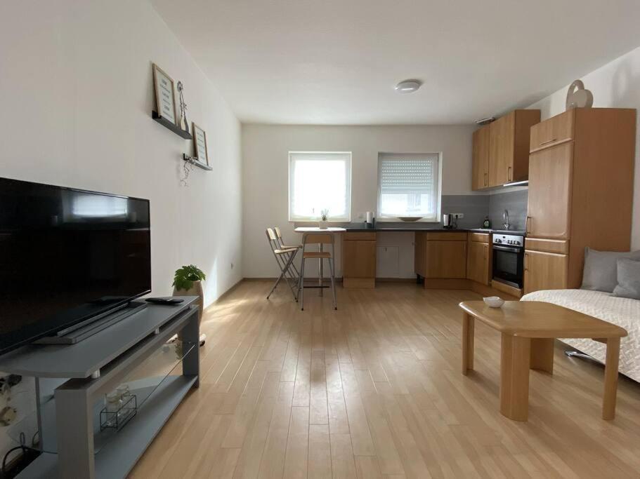 Neu Apartment In Schloss Naehe,Parkplatz, Netflix Sogel Ngoại thất bức ảnh